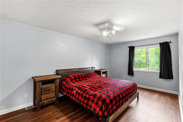 318 Webster Rd, Webster, NY 14580