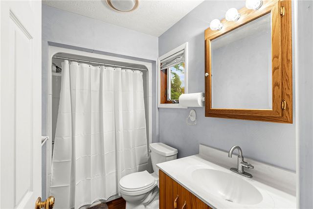 318 Webster Rd, Webster, NY 14580