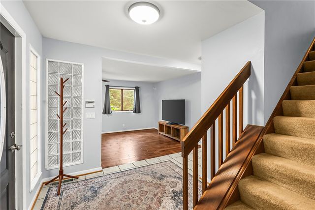 318 Webster Rd, Webster, NY 14580