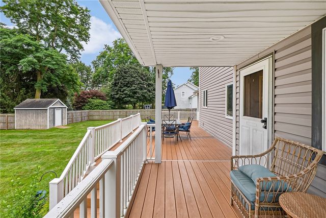 318 Webster Rd, Webster, NY 14580