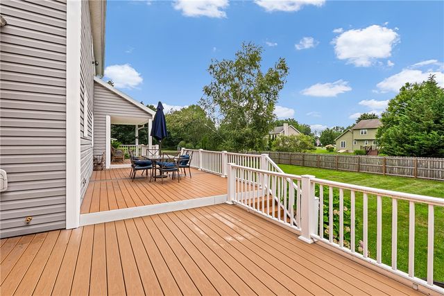 318 Webster Rd, Webster, NY 14580