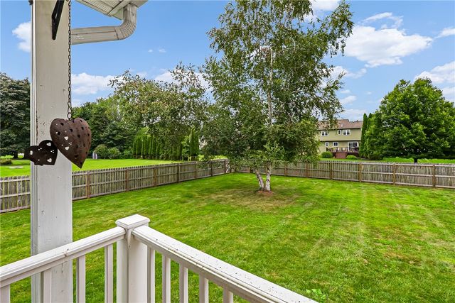 318 Webster Rd, Webster, NY 14580