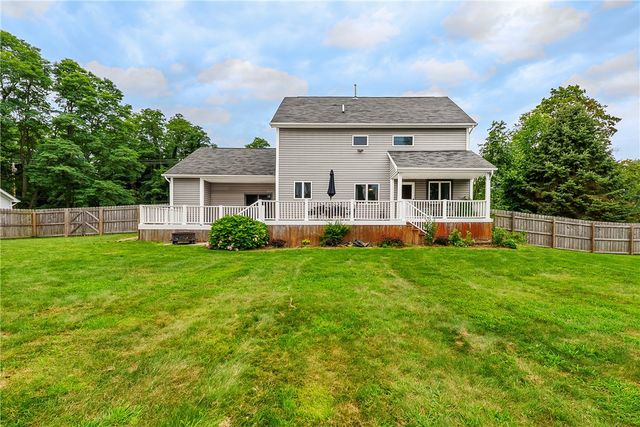 318 Webster Rd, Webster, NY 14580