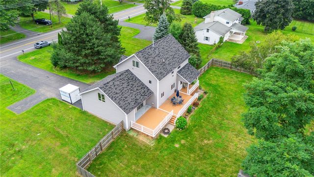 318 Webster Rd, Webster, NY 14580