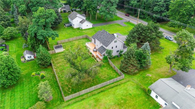 318 Webster Rd, Webster, NY 14580