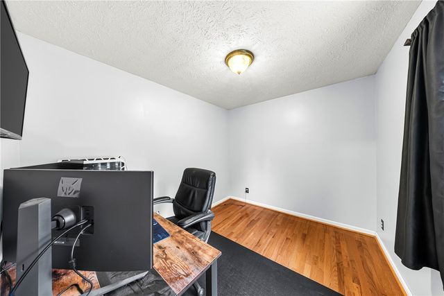 318 Webster Rd, Webster, NY 14580