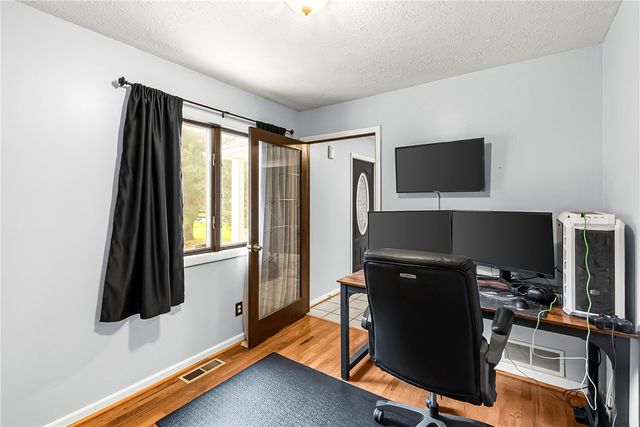 318 Webster Rd, Webster, NY 14580