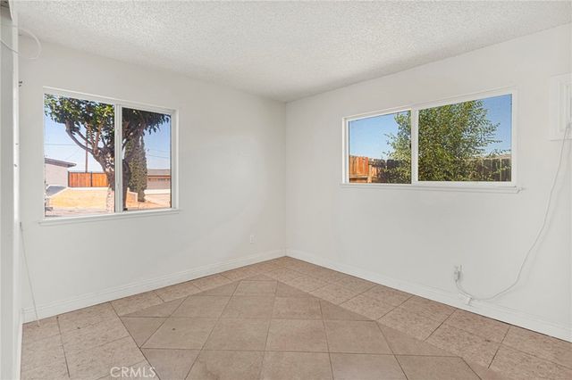 15105 Condor, Victorville, CA 92394
