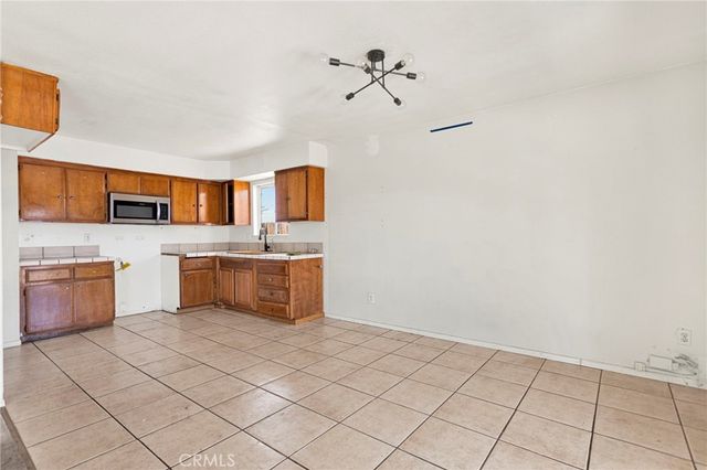 15105 Condor, Victorville, CA 92394