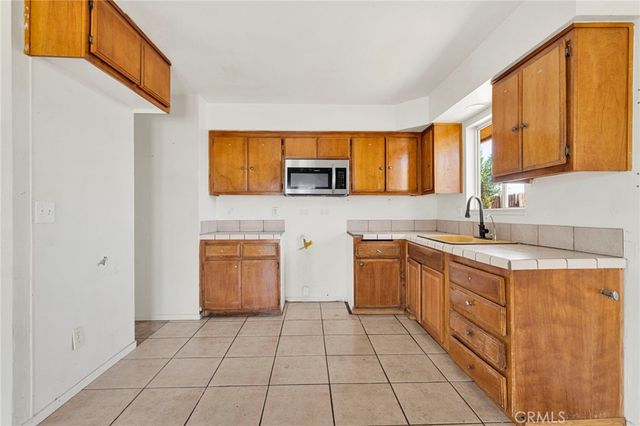 15105 Condor, Victorville, CA 92394