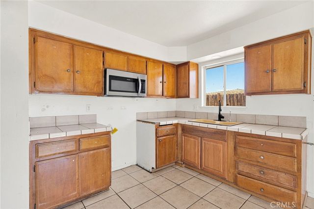 15105 Condor, Victorville, CA 92394