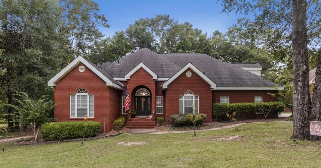 417 Riveredge Parkway, Dothan, AL 36303