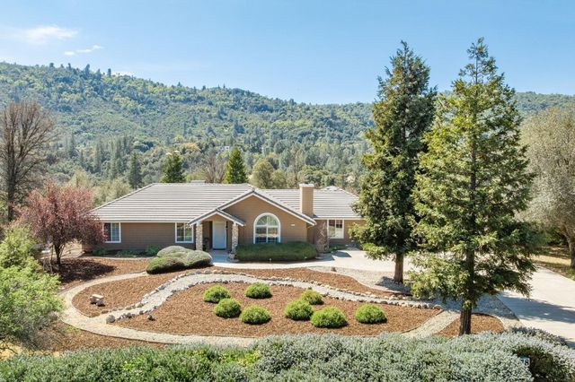 38778 Goldenrod Lane, Oakhurst, CA 93644