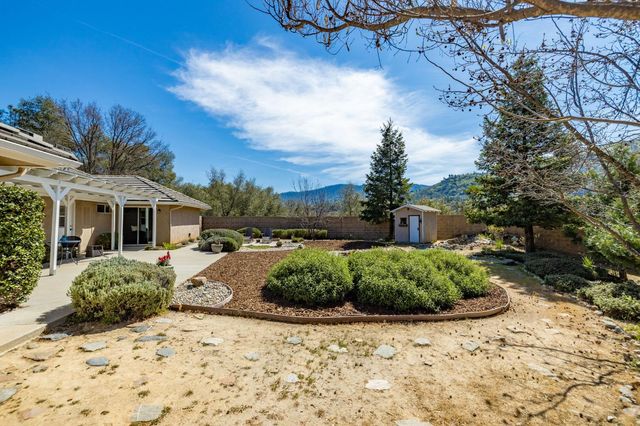 38778 Goldenrod Lane, Oakhurst, CA 93644