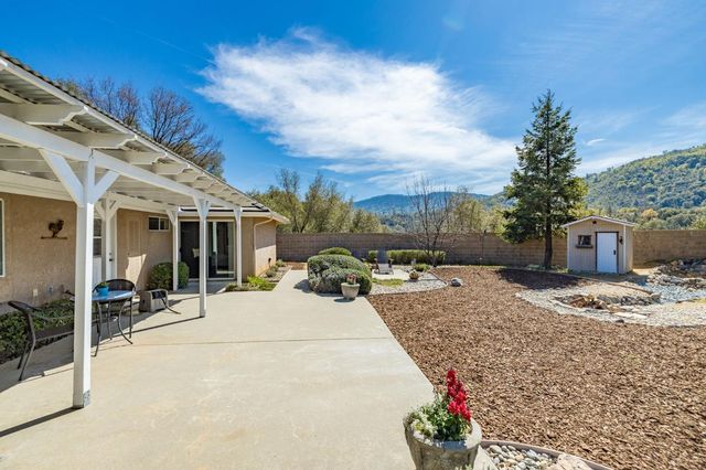 38778 Goldenrod Lane, Oakhurst, CA 93644