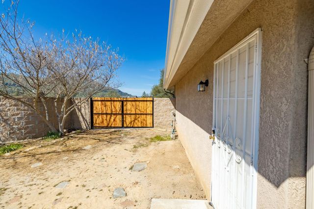 38778 Goldenrod Lane, Oakhurst, CA 93644