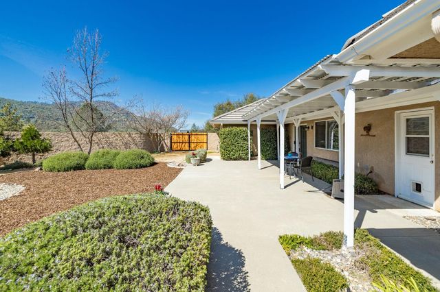 38778 Goldenrod Lane, Oakhurst, CA 93644