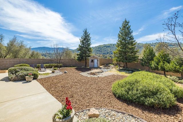 38778 Goldenrod Lane, Oakhurst, CA 93644