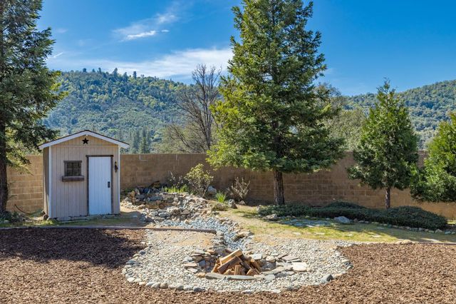 38778 Goldenrod Lane, Oakhurst, CA 93644