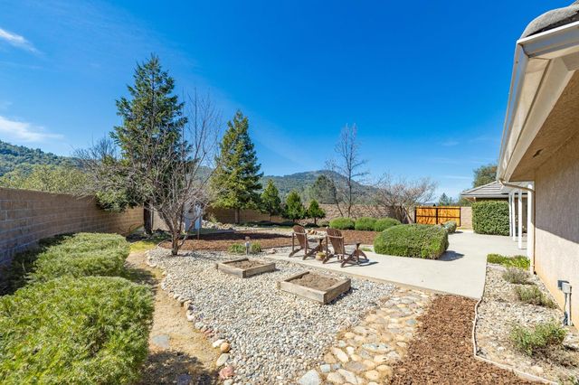 38778 Goldenrod Lane, Oakhurst, CA 93644