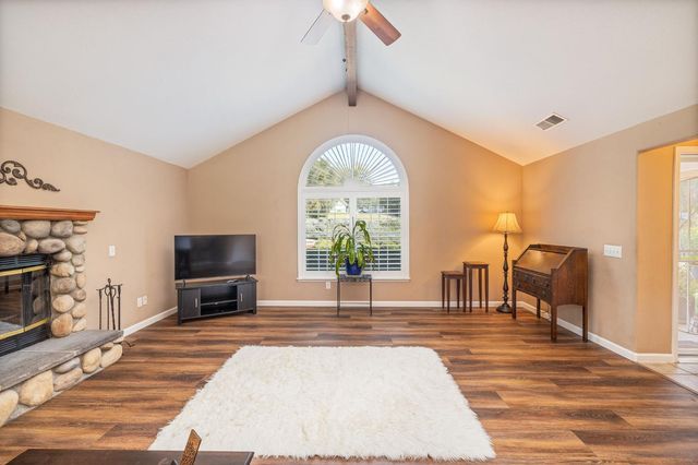 38778 Goldenrod Lane, Oakhurst, CA 93644