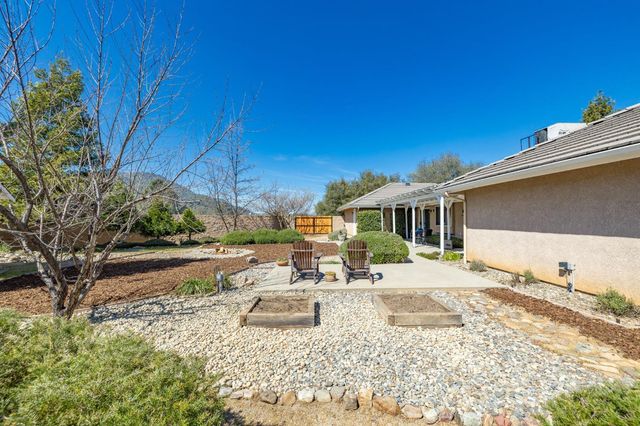 38778 Goldenrod Lane, Oakhurst, CA 93644