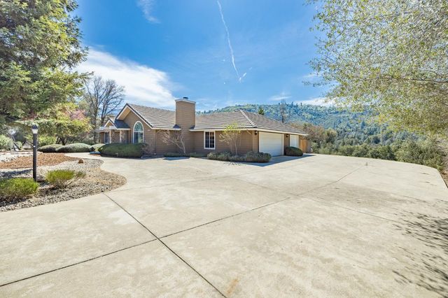 38778 Goldenrod Lane, Oakhurst, CA 93644