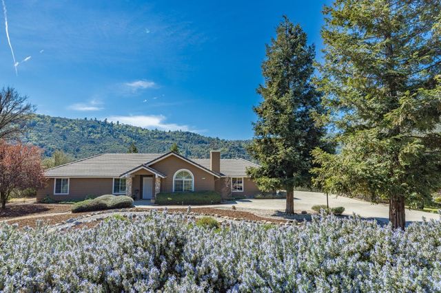 38778 Goldenrod Lane, Oakhurst, CA 93644