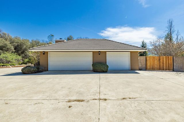 38778 Goldenrod Lane, Oakhurst, CA 93644