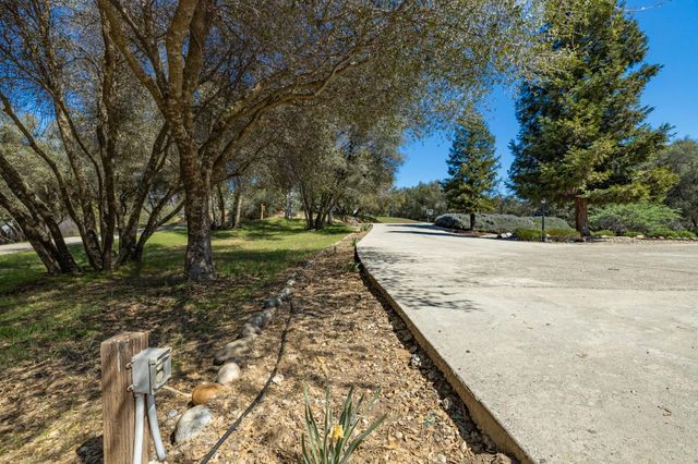 38778 Goldenrod Lane, Oakhurst, CA 93644
