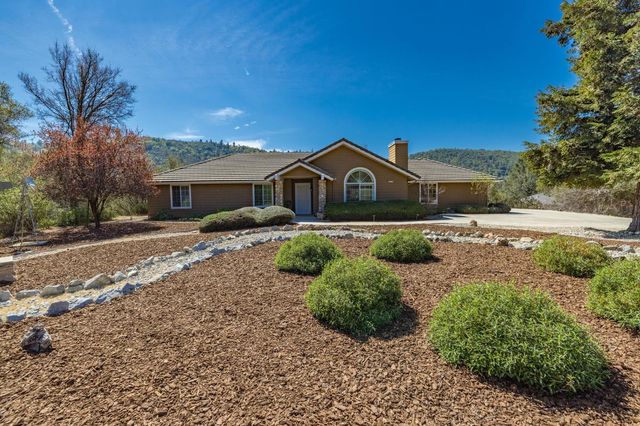 38778 Goldenrod Lane, Oakhurst, CA 93644