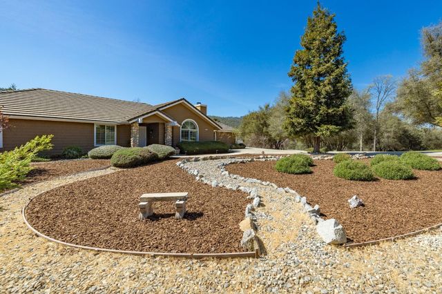38778 Goldenrod Lane, Oakhurst, CA 93644