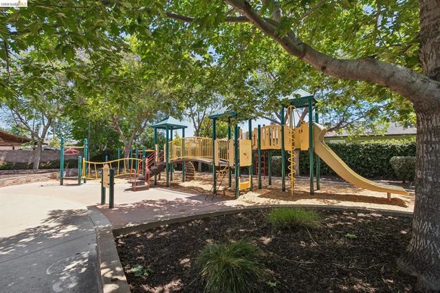 1393 Locust St, San Jose, CA 95110