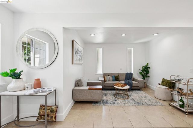1393 Locust St, San Jose, CA 95110