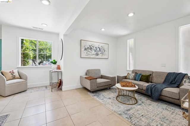1393 Locust St, San Jose, CA 95110