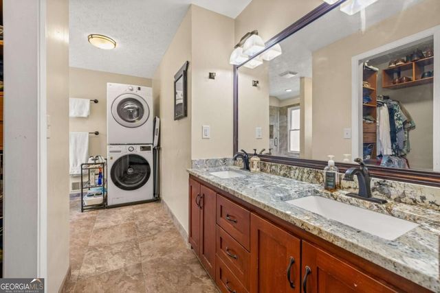 5930 Branden Hill Lane, Buford, GA 30518