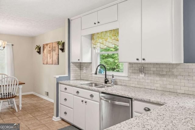 5930 Branden Hill Lane, Buford, GA 30518