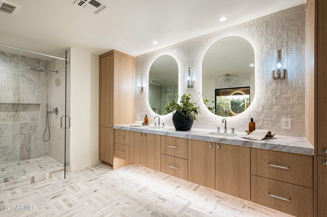 6602 N 40TH Street, Paradise Valley, AZ 85253