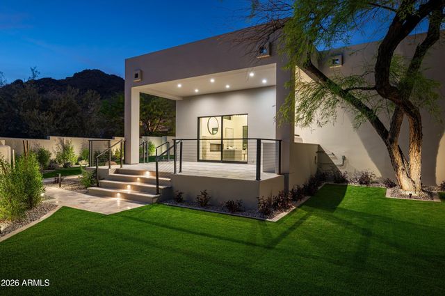 6602 N 40TH Street, Paradise Valley, AZ 85253