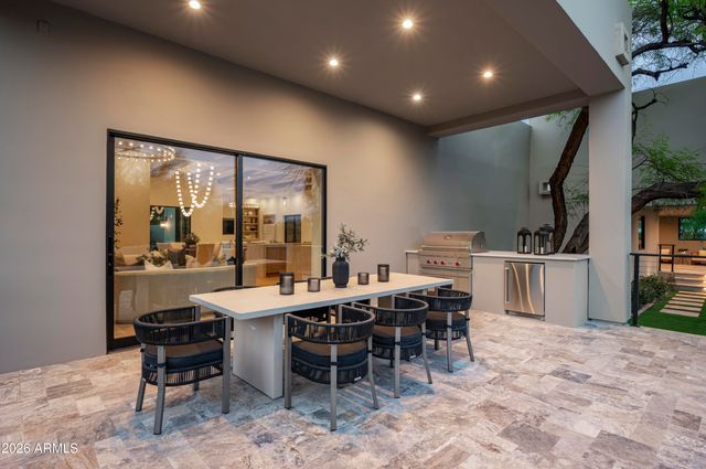 6602 N 40TH Street, Paradise Valley, AZ 85253