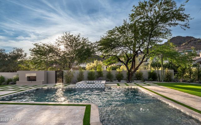 6602 N 40TH Street, Paradise Valley, AZ 85253