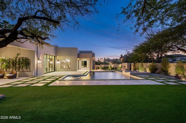 6602 N 40TH Street, Paradise Valley, AZ 85253
