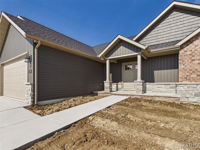 308 George Bush Boulevard, Troy, IL 62294