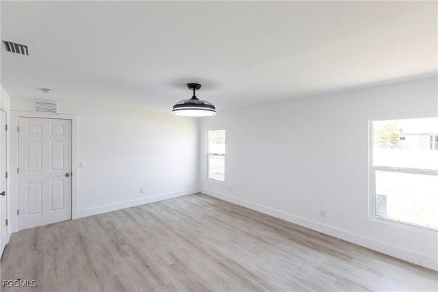 2007 NW 21st ST, Cape Coral, FL 33993