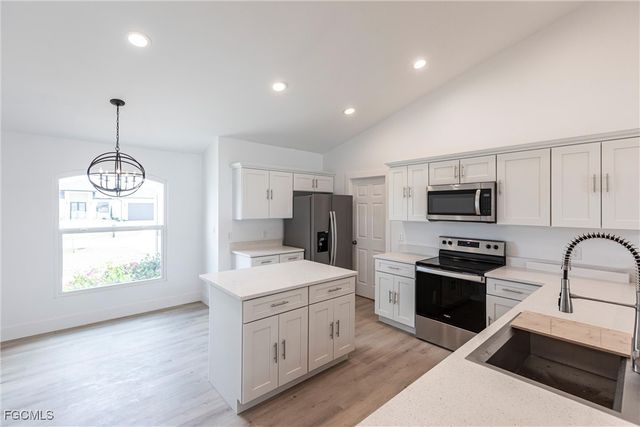 2007 NW 21st ST, Cape Coral, FL 33993