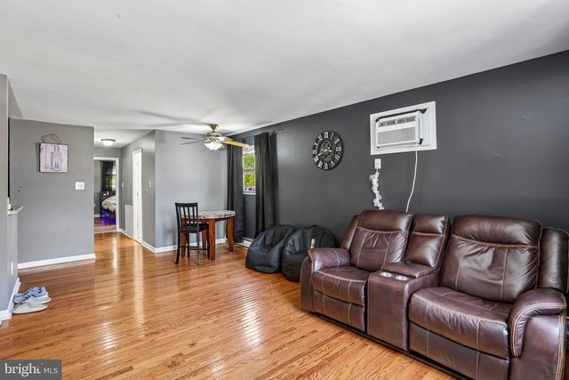 157 MEADOWBROOK LN, Brookhaven, PA 19015