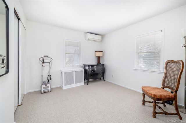 36 W Windsor Parkway, Oceanside, NY 11572