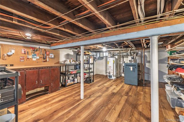 36 W Windsor Parkway, Oceanside, NY 11572