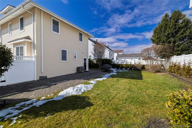 36 W Windsor Parkway, Oceanside, NY 11572