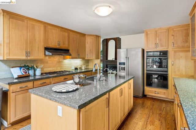6685 Shepherd Canyon Rd, Oakland, CA 94611